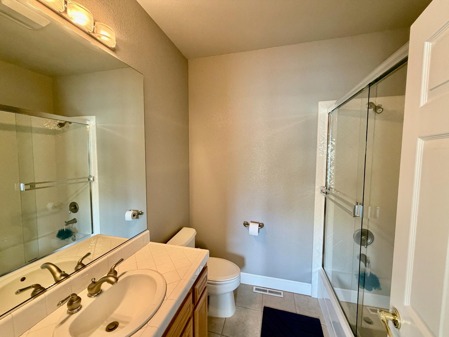 1073 Shoreline Dr, Copperopolis, CA 95228