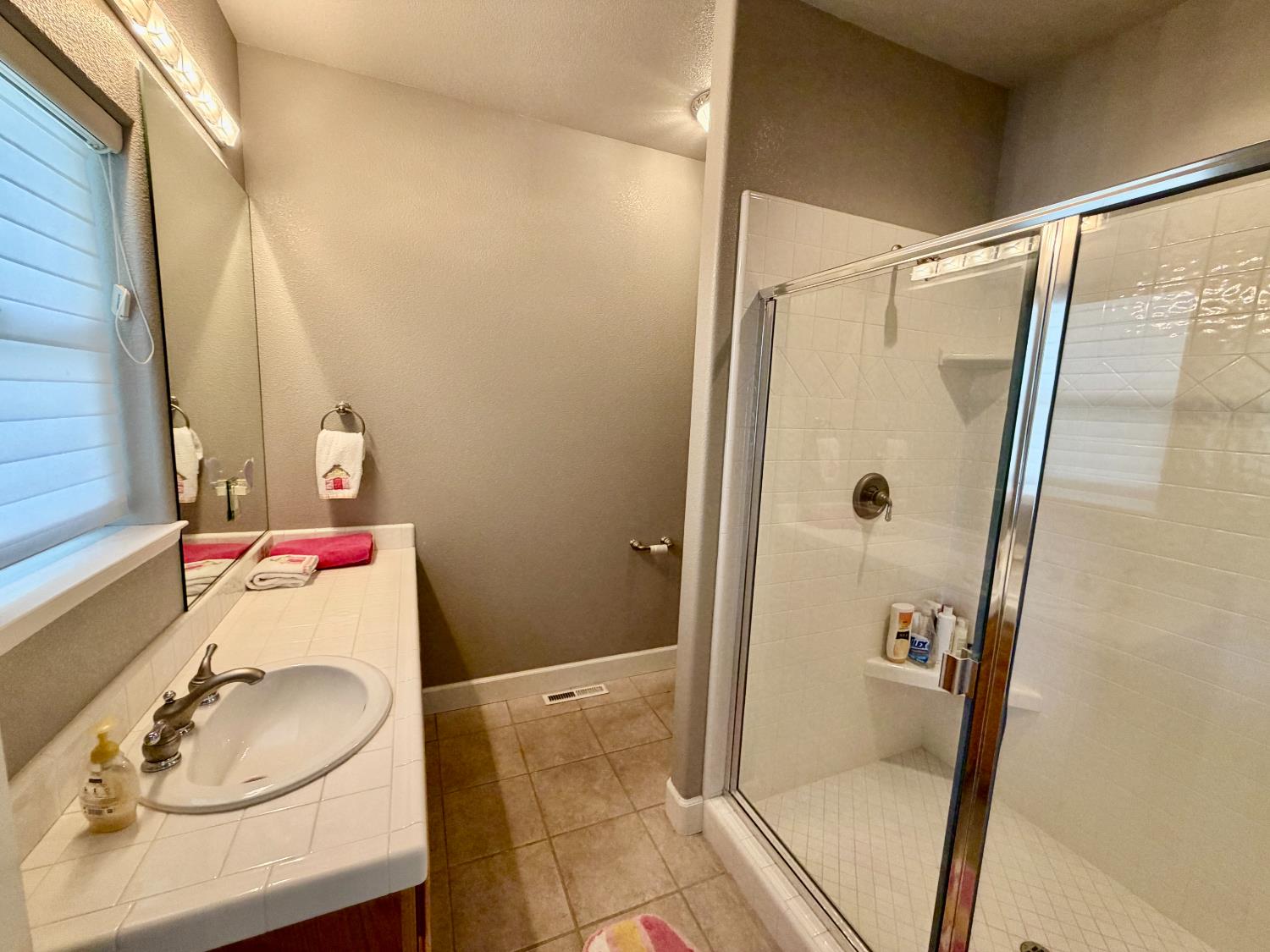 1073 Shoreline Dr, Copperopolis, CA 95228