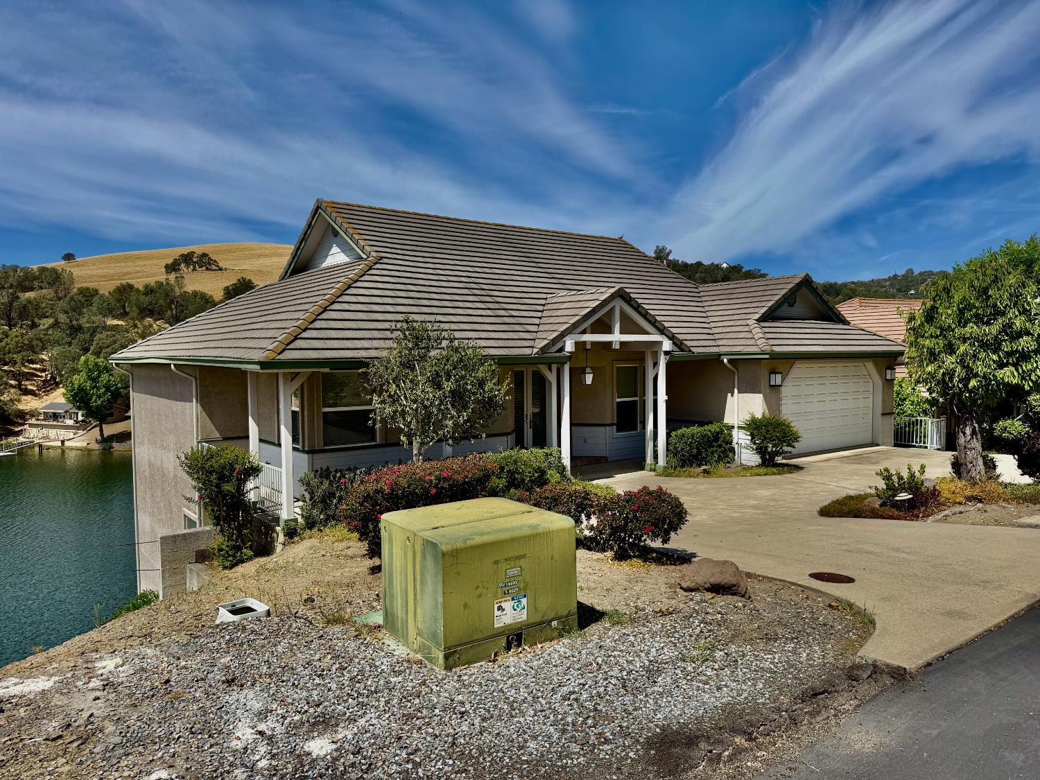 1073 Shoreline Dr, Copperopolis, CA 95228