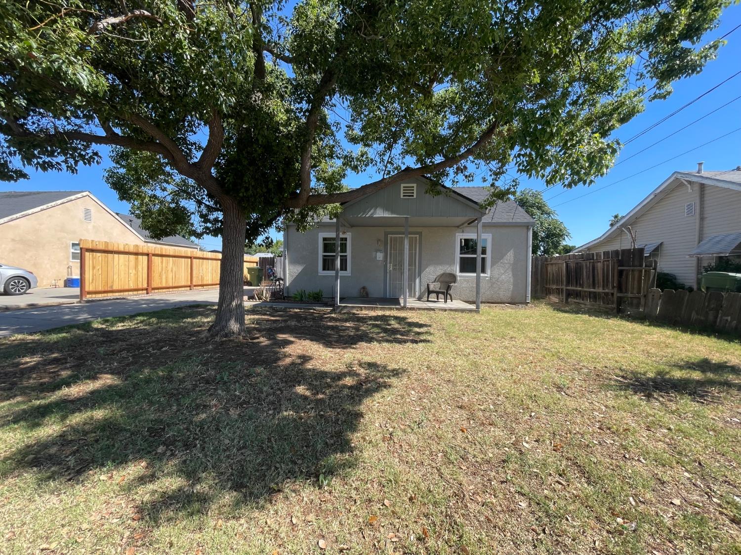 703 Flower St, Turlock, CA 95380