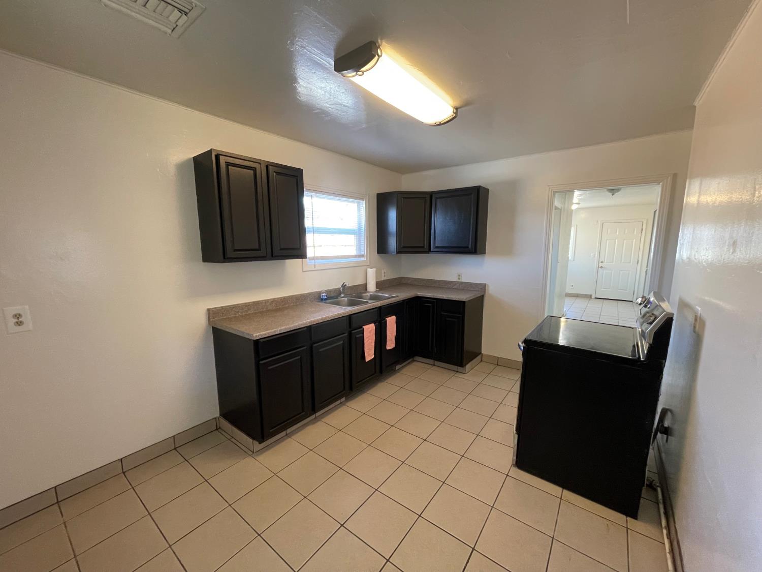 703 Flower St, Turlock, CA 95380