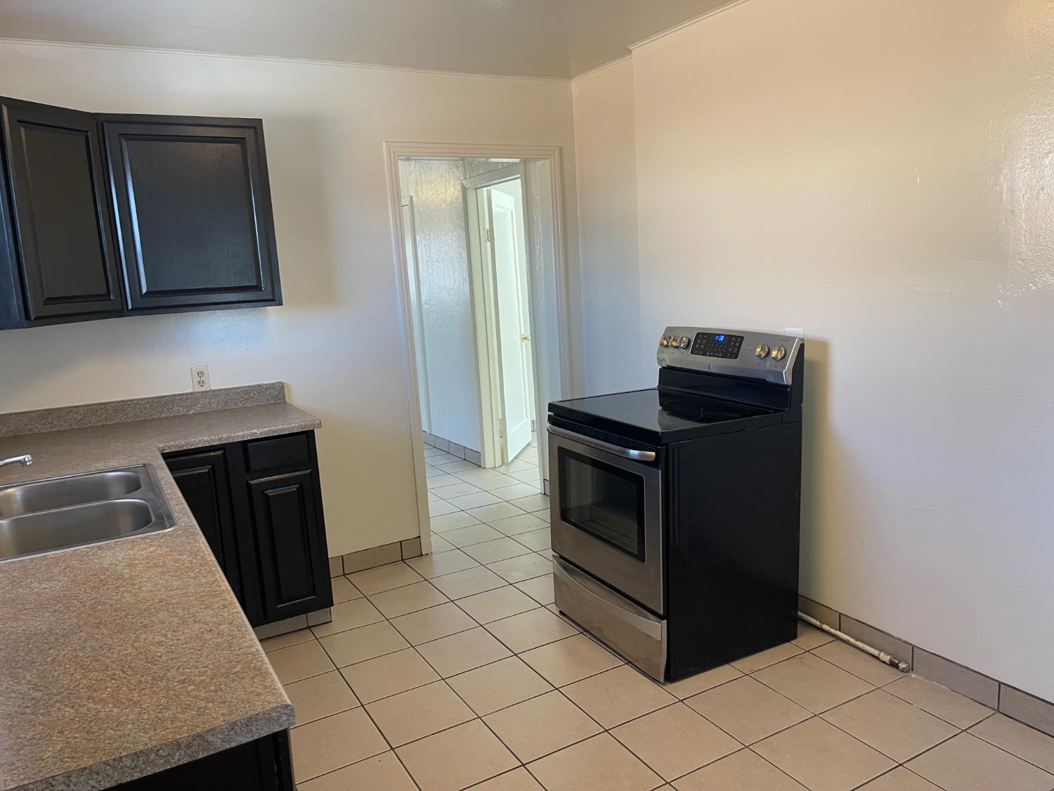 703 Flower St, Turlock, CA 95380
