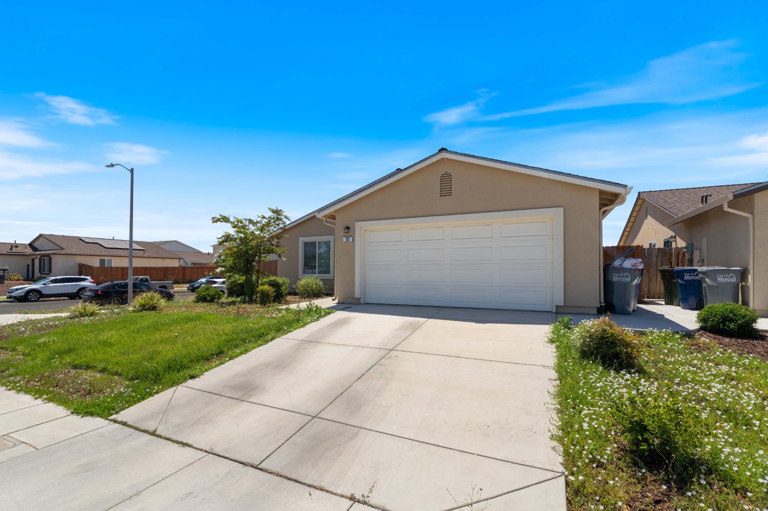 702 Dean Ct, Merced, CA 95341