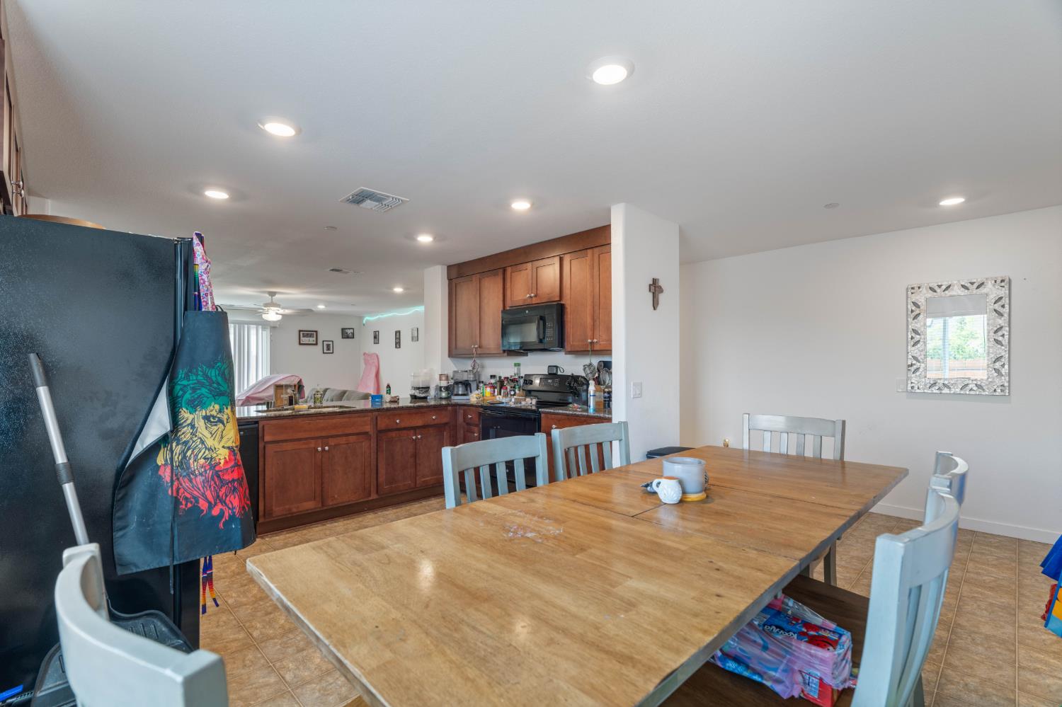 702 Dean Ct, Merced, CA 95341
