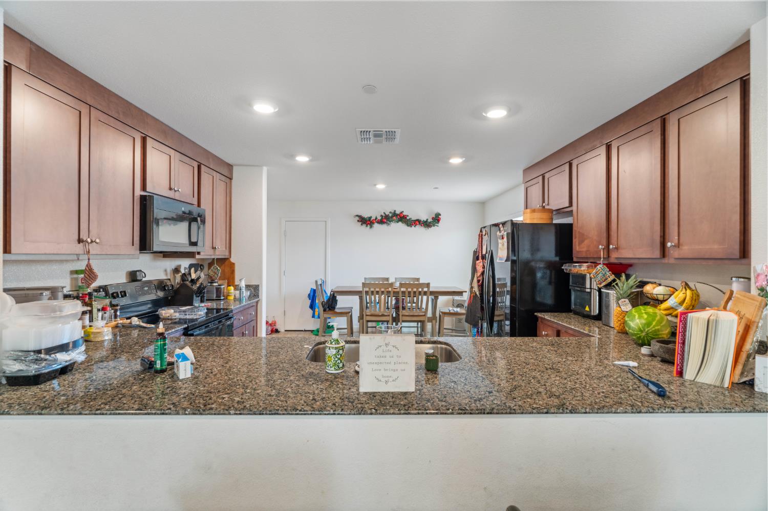702 Dean Ct, Merced, CA 95341