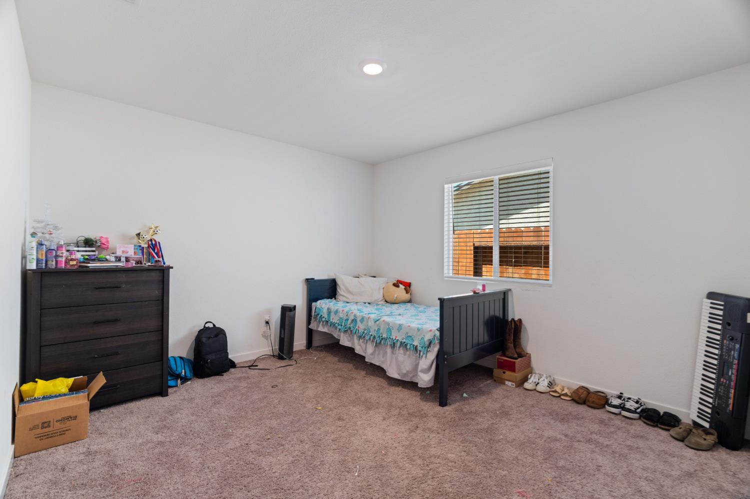 702 Dean Ct, Merced, CA 95341