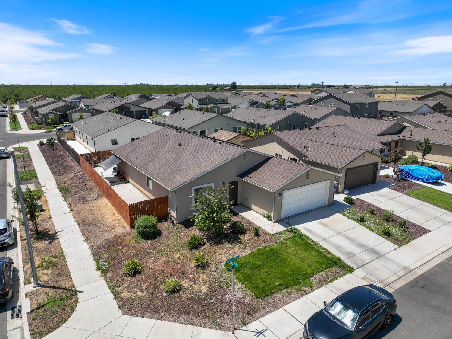 702 Dean Ct, Merced, CA 95341