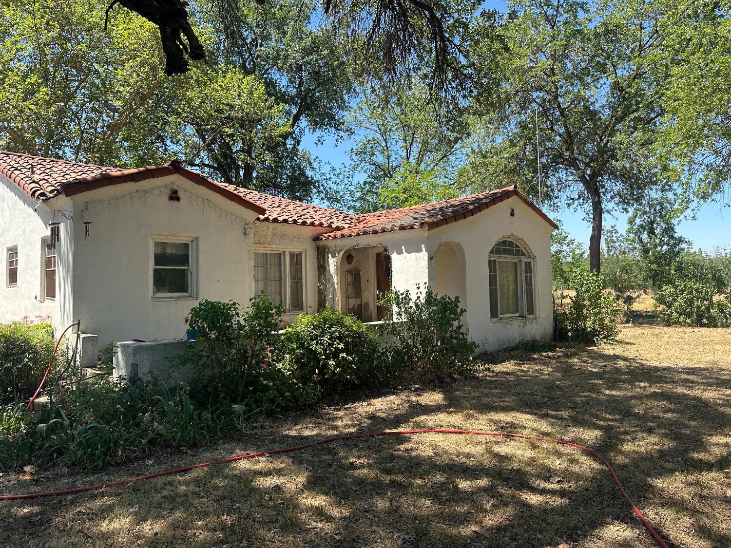5721 E Riverdale Ave, Laton, CA 93242