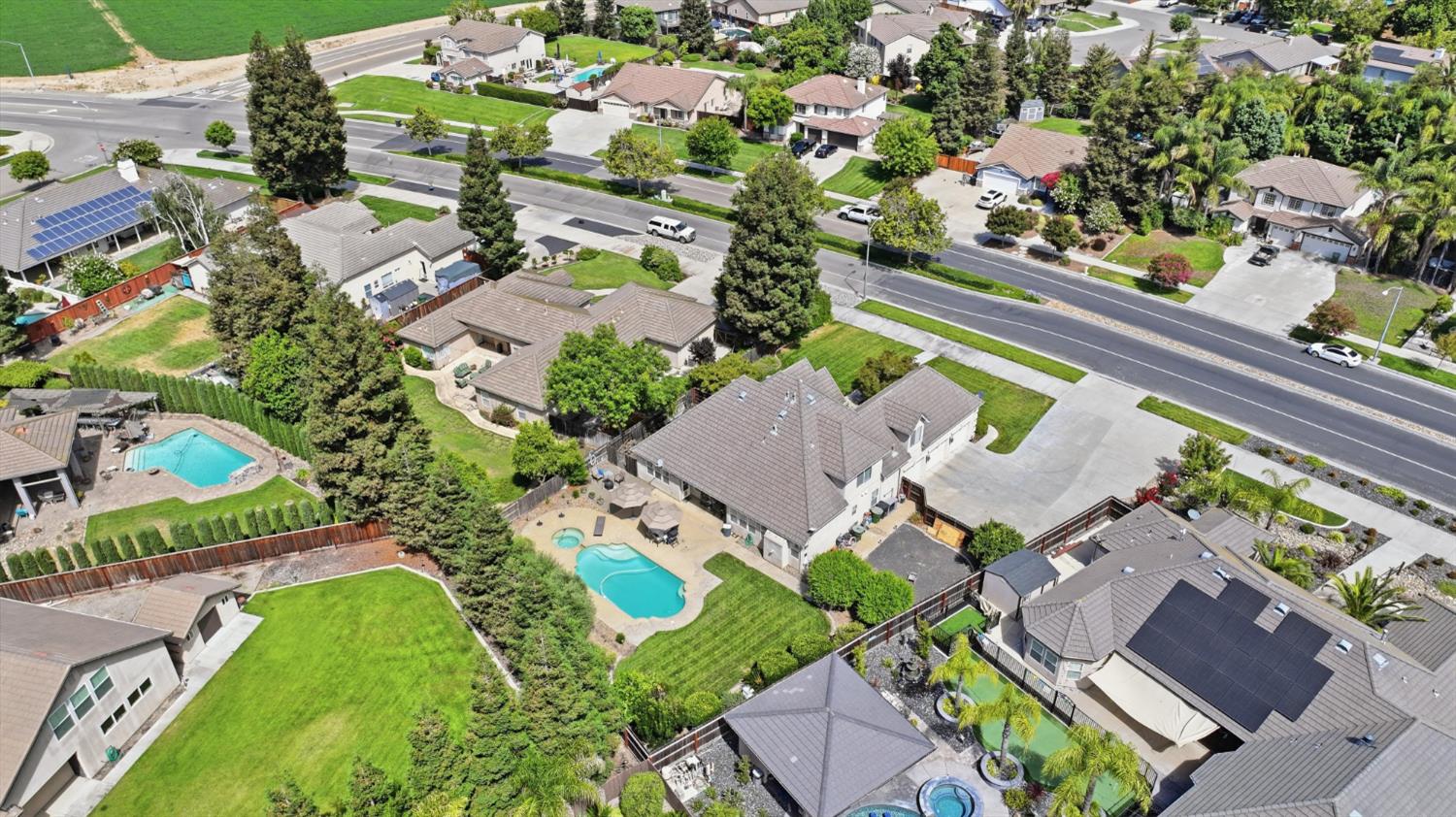 1718 Doak Blvd, Ripon, CA 95366
