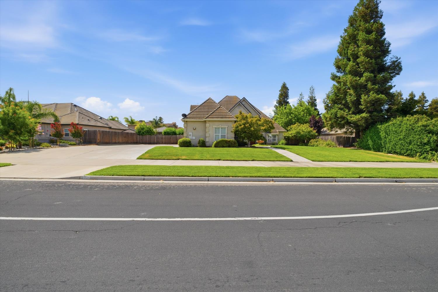 1718 Doak Blvd, Ripon, CA 95366