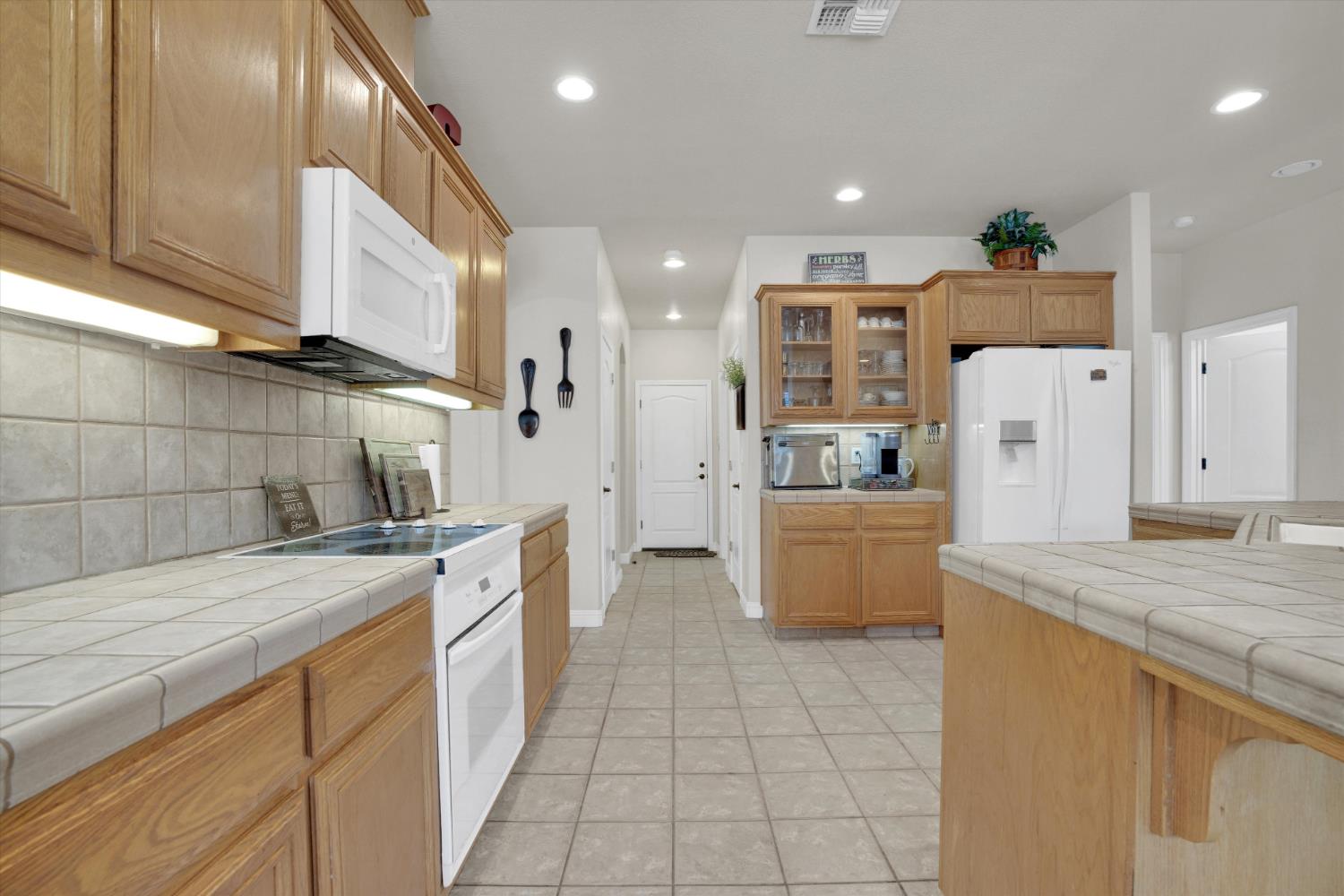 1718 Doak Blvd, Ripon, CA 95366