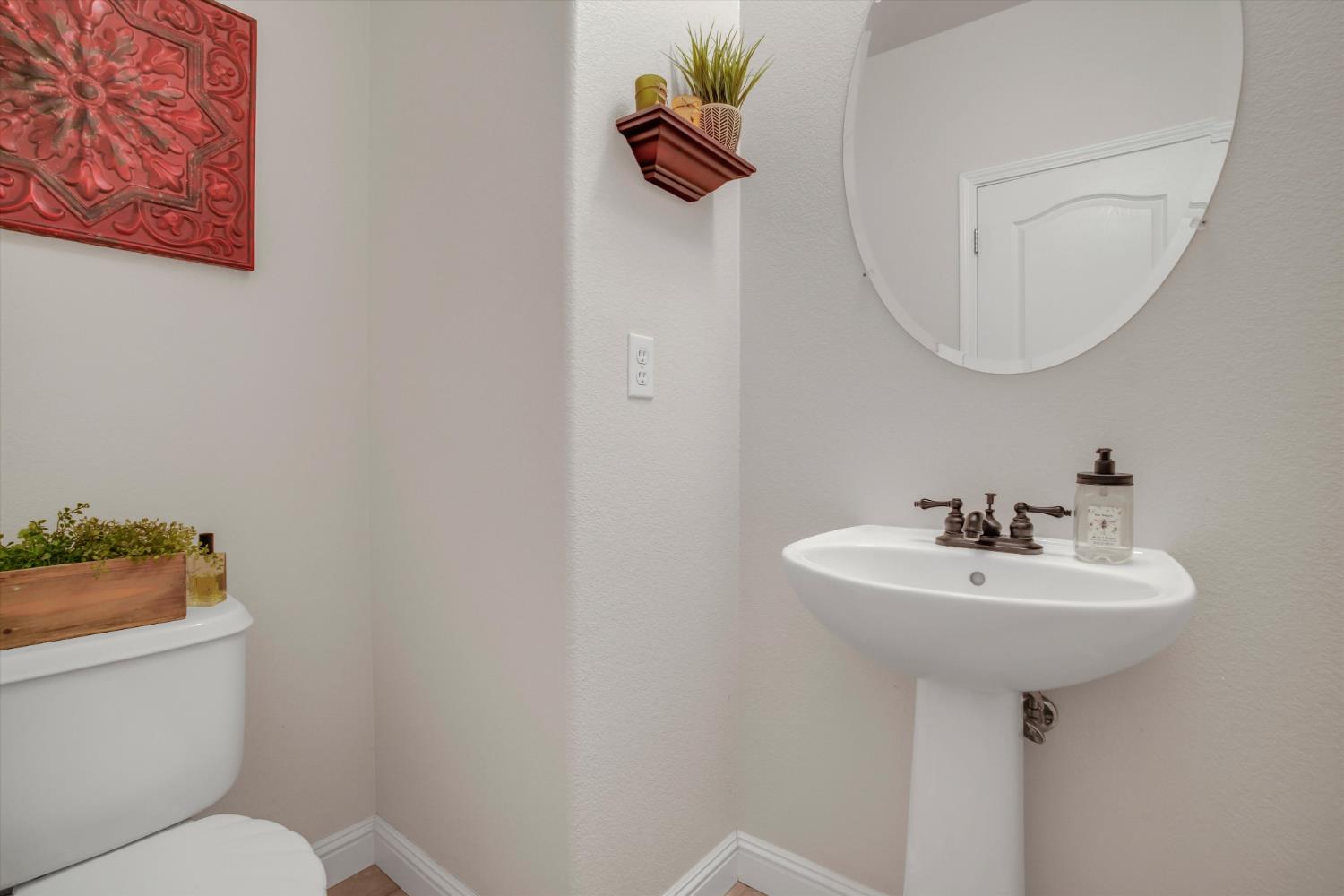1718 Doak Blvd, Ripon, CA 95366