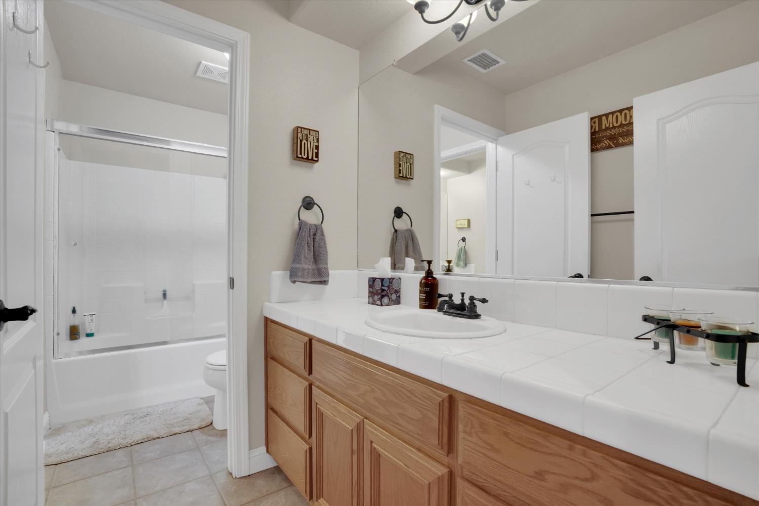 1718 Doak Blvd, Ripon, CA 95366