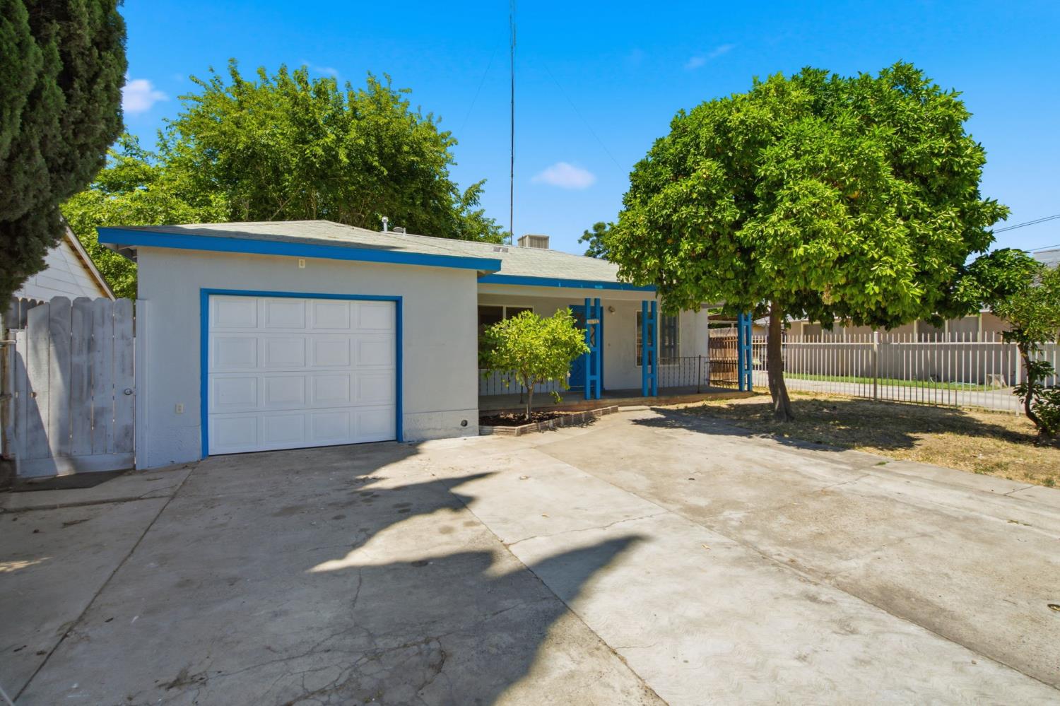 6807 N Cottage St, Winton, CA 95388