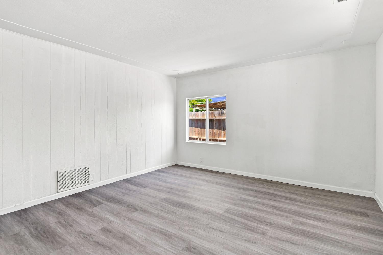 6807 N Cottage St, Winton, CA 95388