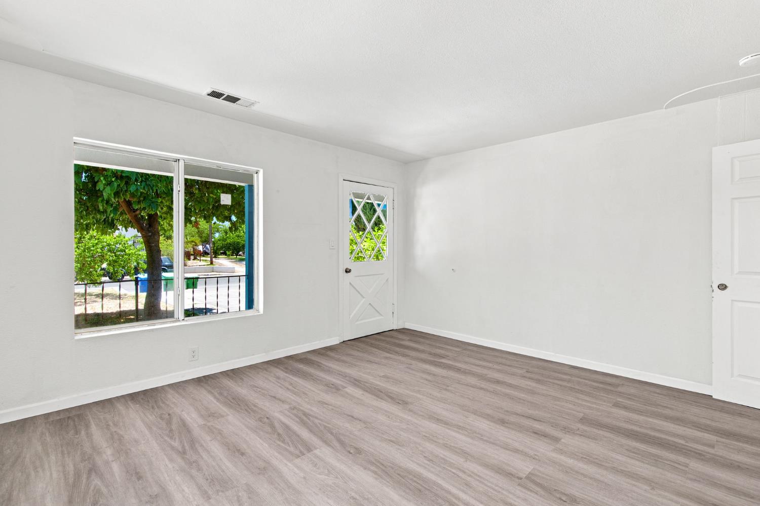 6807 N Cottage St, Winton, CA 95388