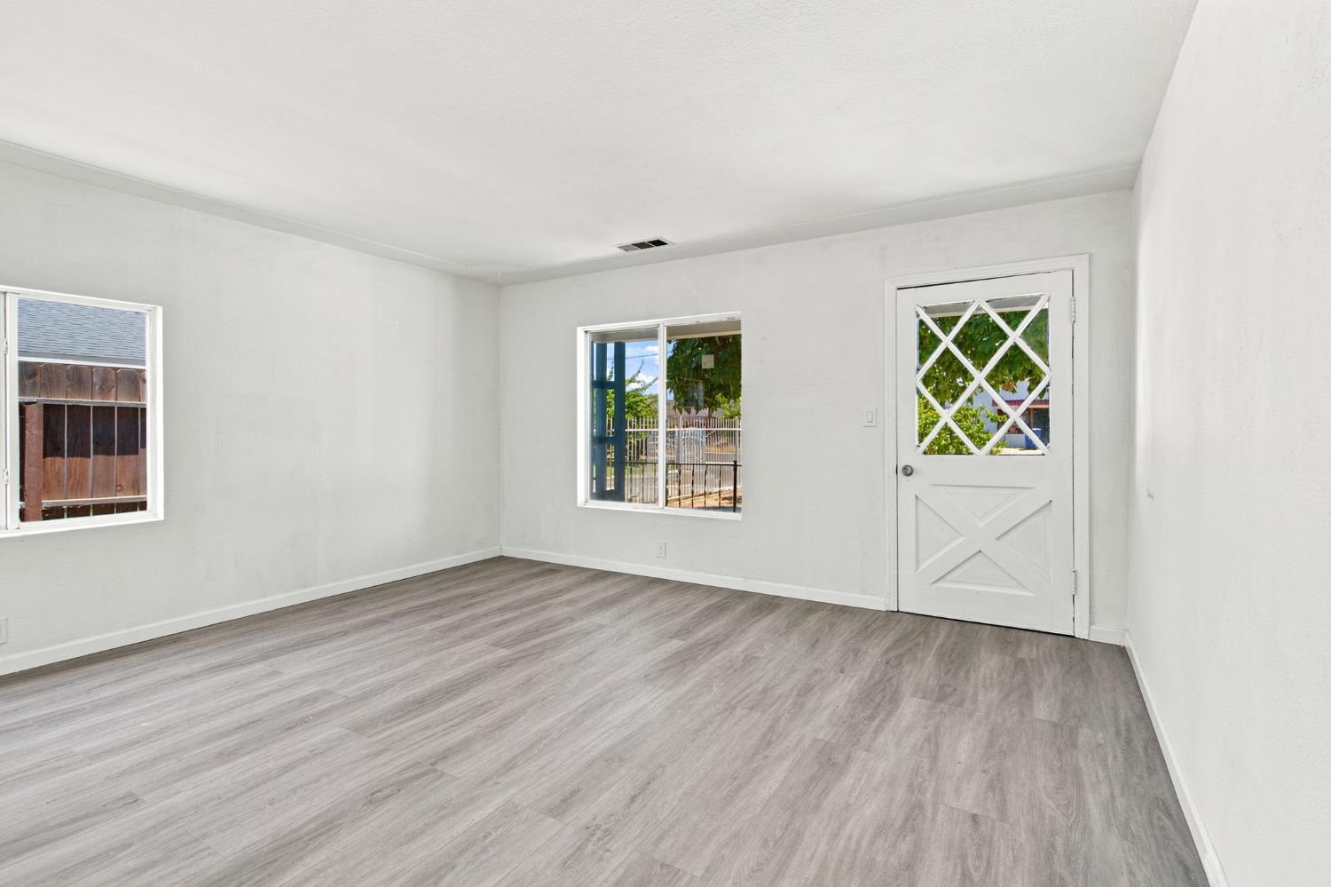 6807 N Cottage St, Winton, CA 95388
