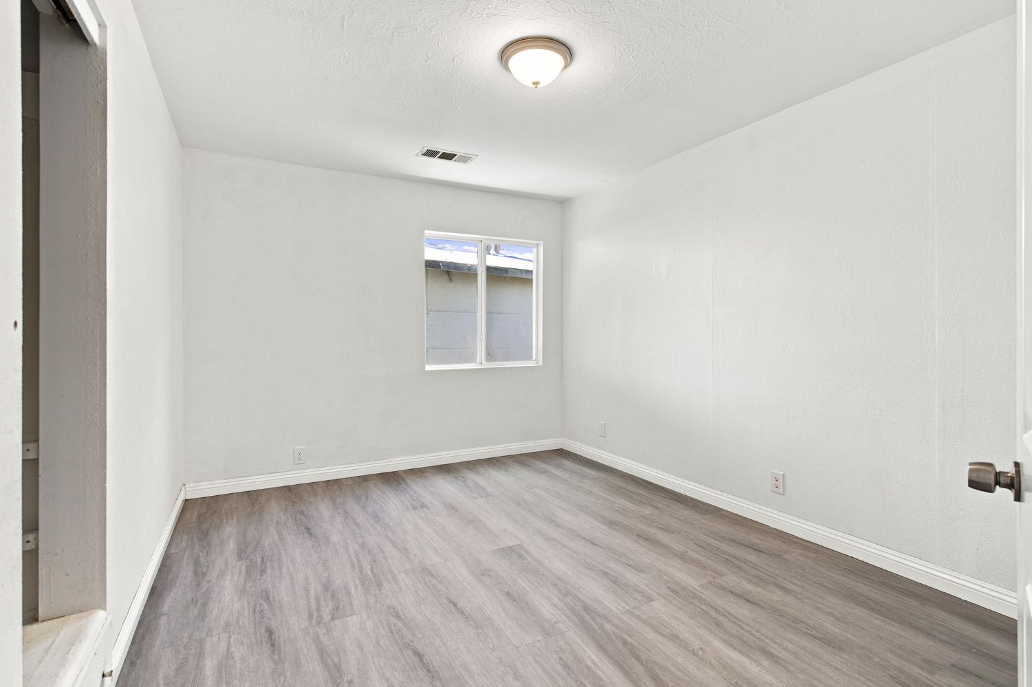 6807 N Cottage St, Winton, CA 95388