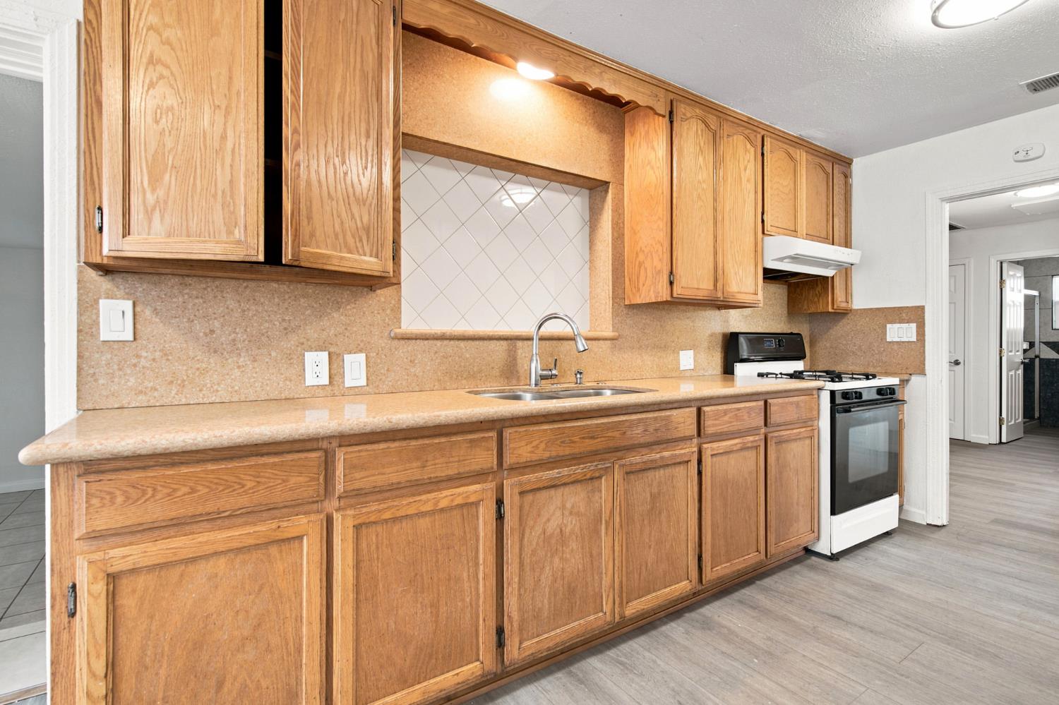 6807 N Cottage St, Winton, CA 95388