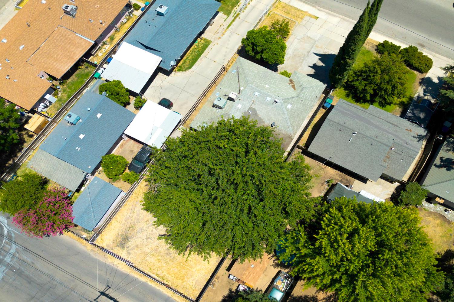 6807 N Cottage St, Winton, CA 95388