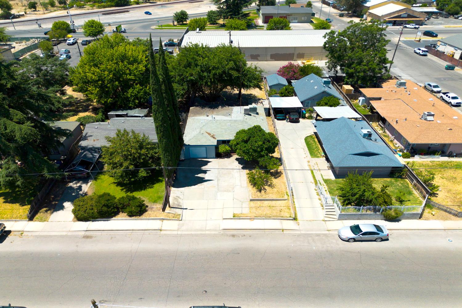 6807 N Cottage St, Winton, CA 95388