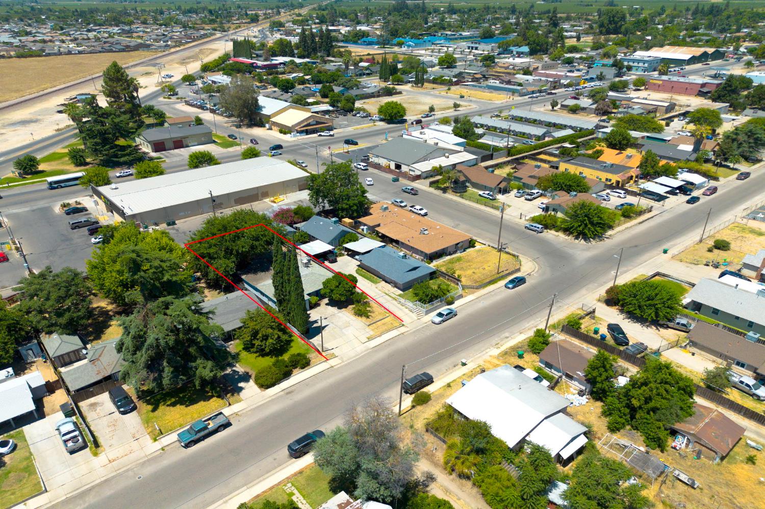 6807 N Cottage St, Winton, CA 95388