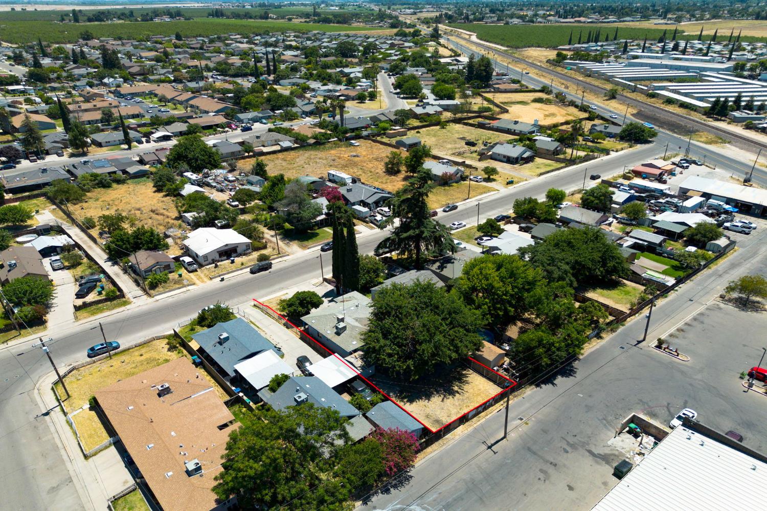 6807 N Cottage St, Winton, CA 95388