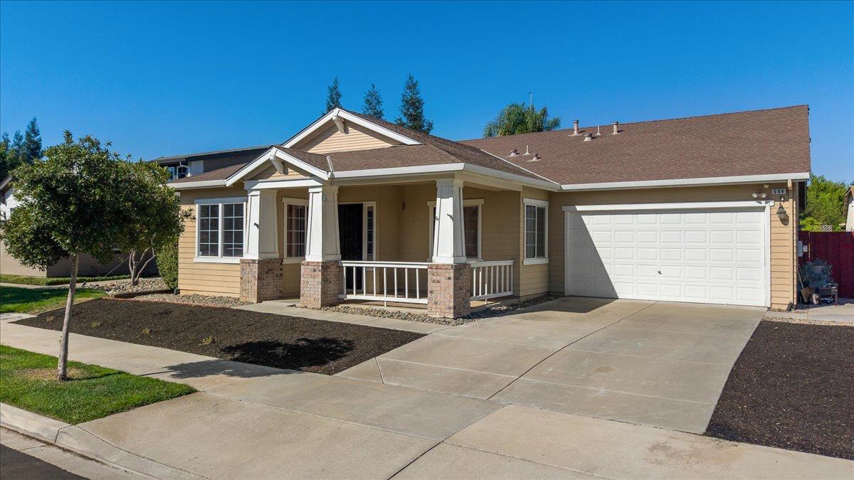 564 Old Bluff Ct, Oakdale, CA 95361