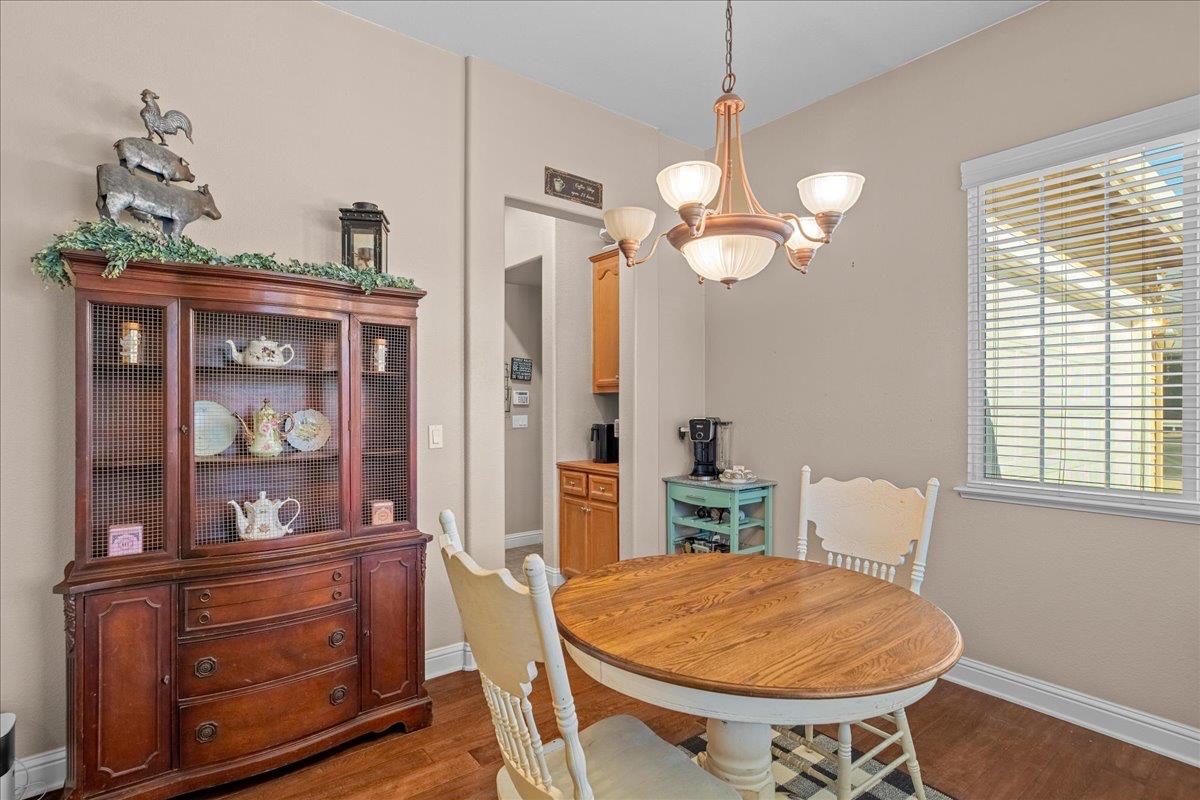 564 Old Bluff Ct, Oakdale, CA 95361