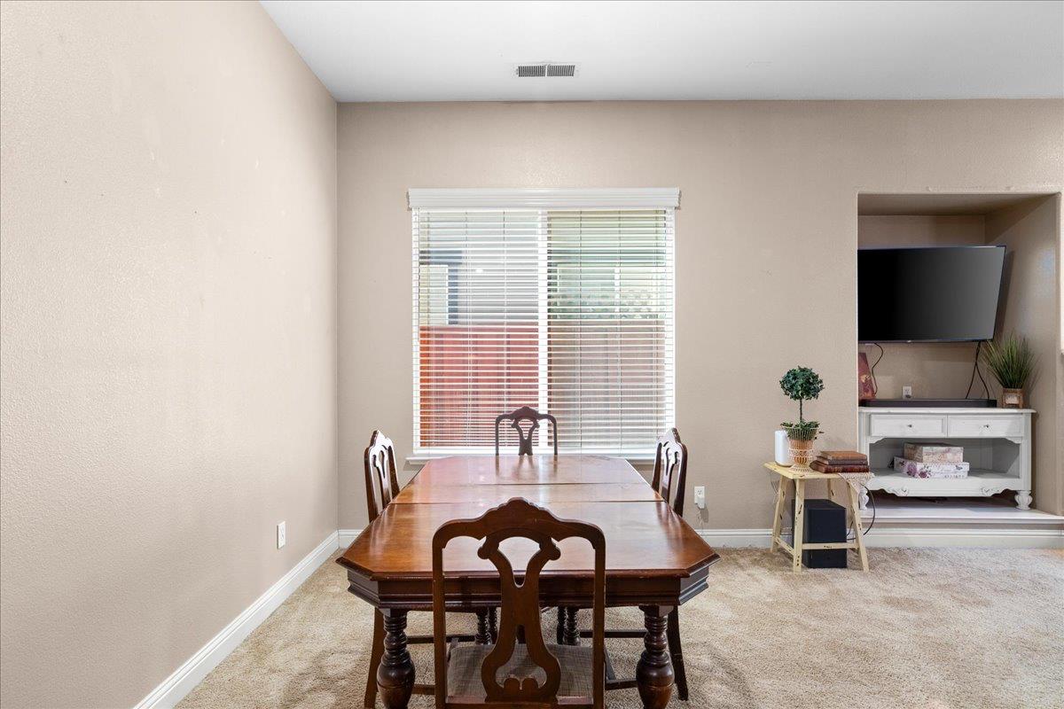 564 Old Bluff Ct, Oakdale, CA 95361