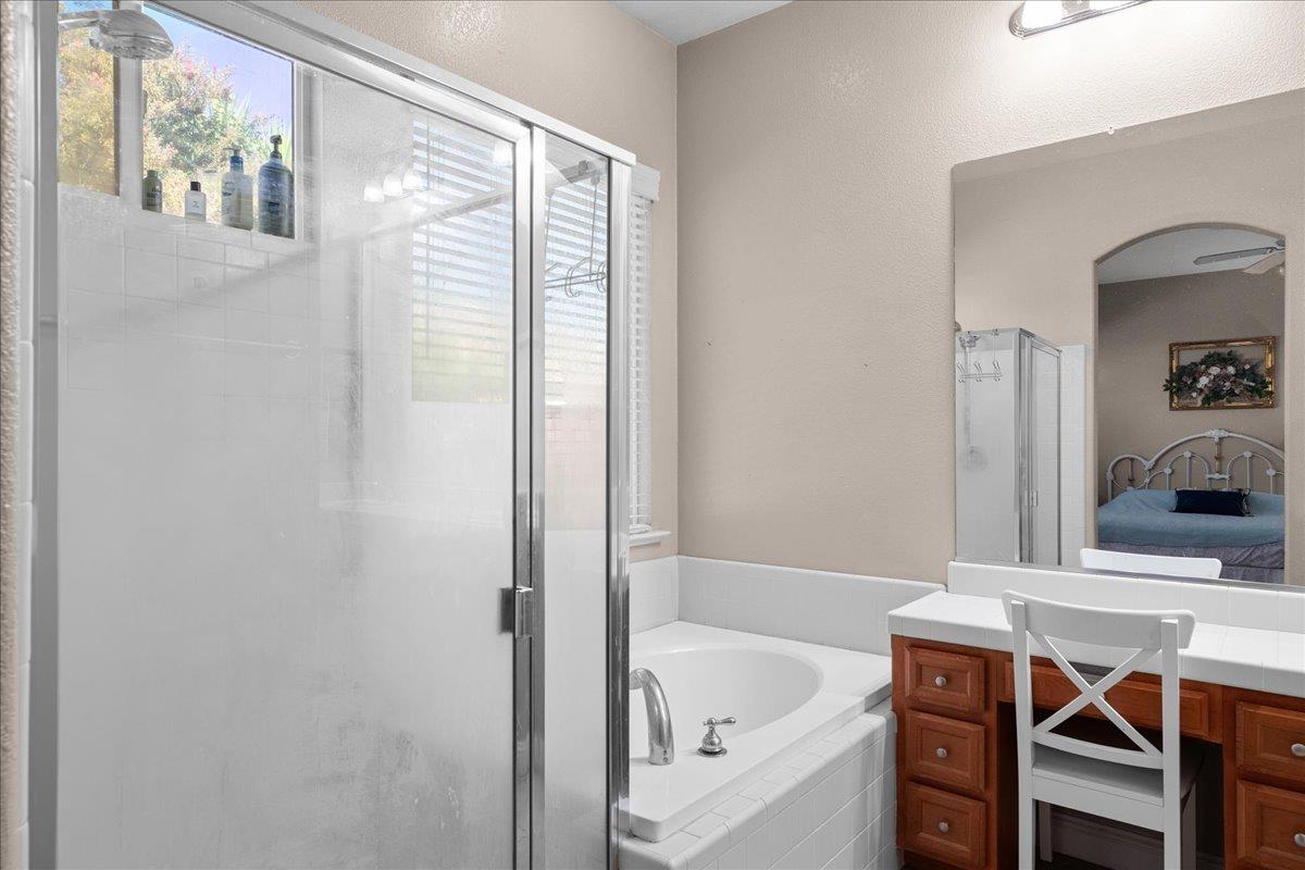 564 Old Bluff Ct, Oakdale, CA 95361