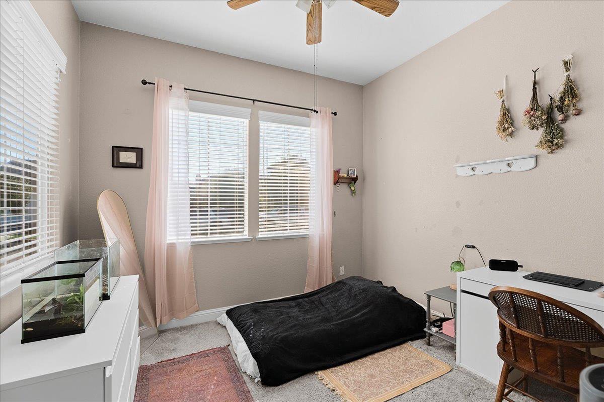 564 Old Bluff Ct, Oakdale, CA 95361