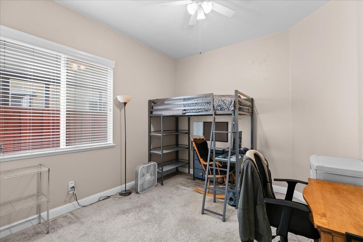 564 Old Bluff Ct, Oakdale, CA 95361