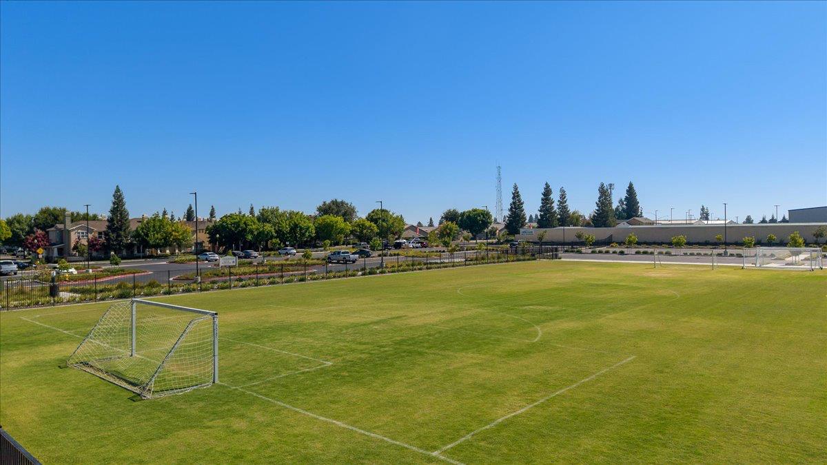 564 Old Bluff Ct, Oakdale, CA 95361