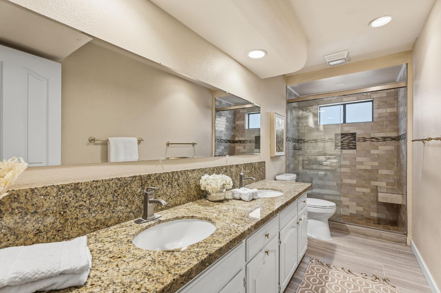 375 W Hagler Ave, Fresno, CA 93711