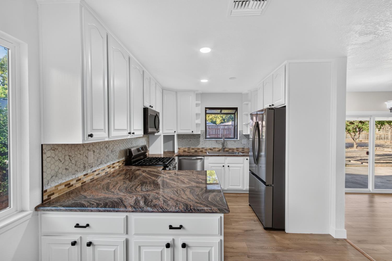 1166 Trailwood Ave, Manteca, CA 95336