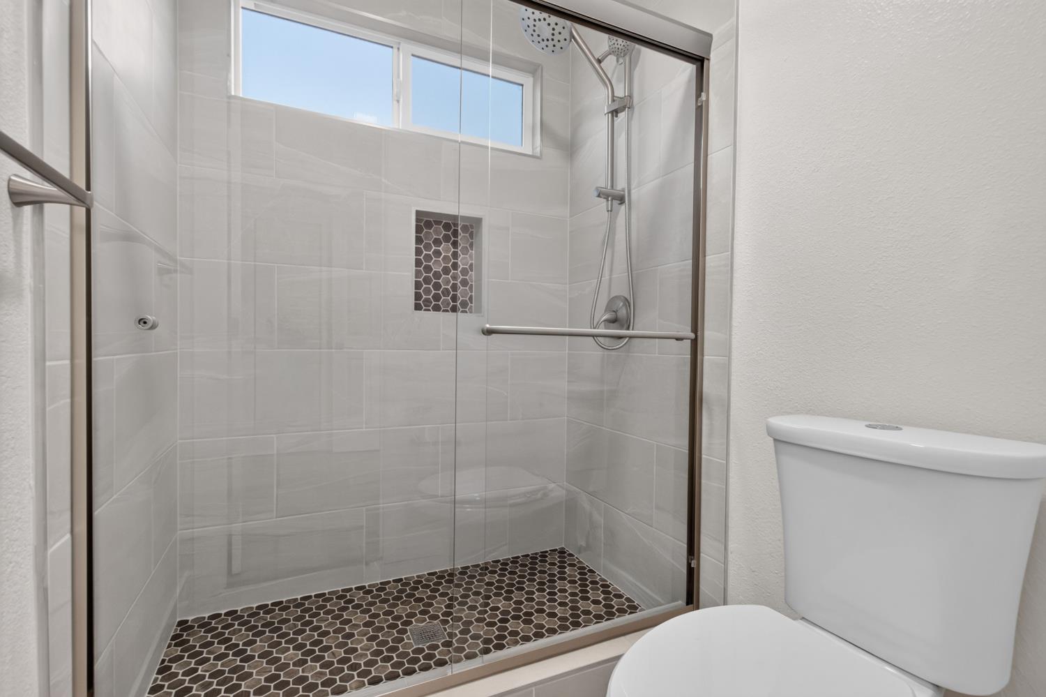 1166 Trailwood Ave, Manteca, CA 95336