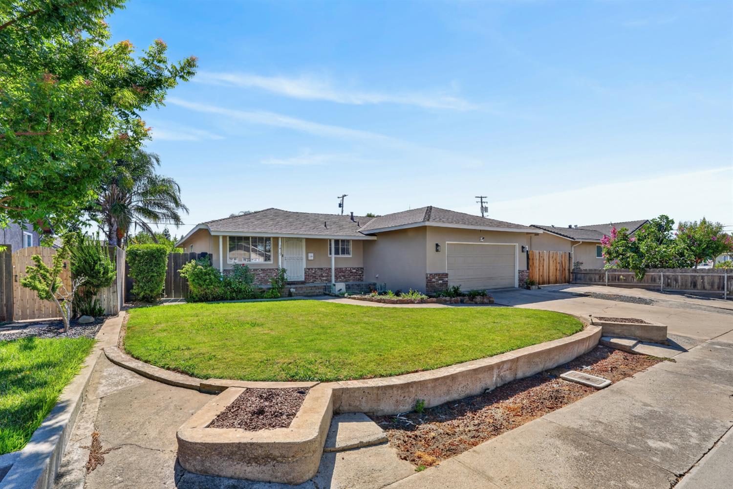 1412 Elisabeth Ave, Escalon, CA 95320