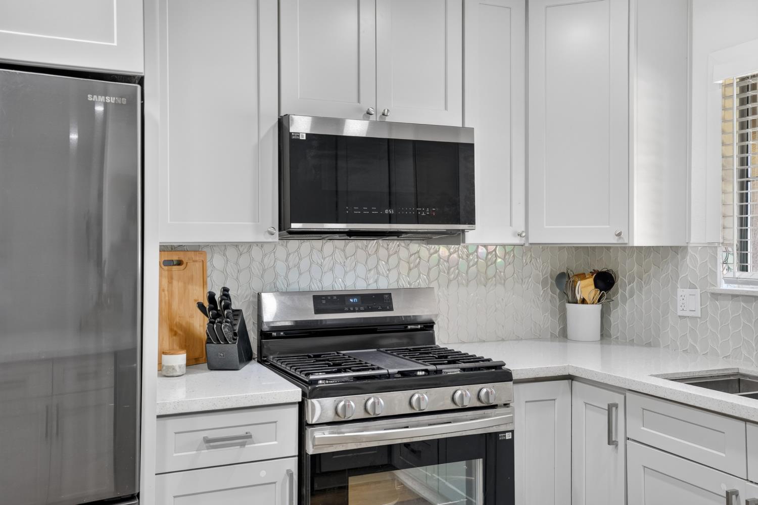 1412 Elisabeth Ave, Escalon, CA 95320