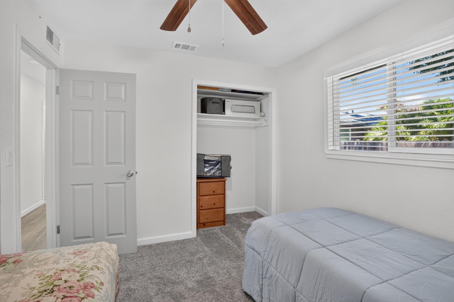 1412 Elisabeth Ave, Escalon, CA 95320