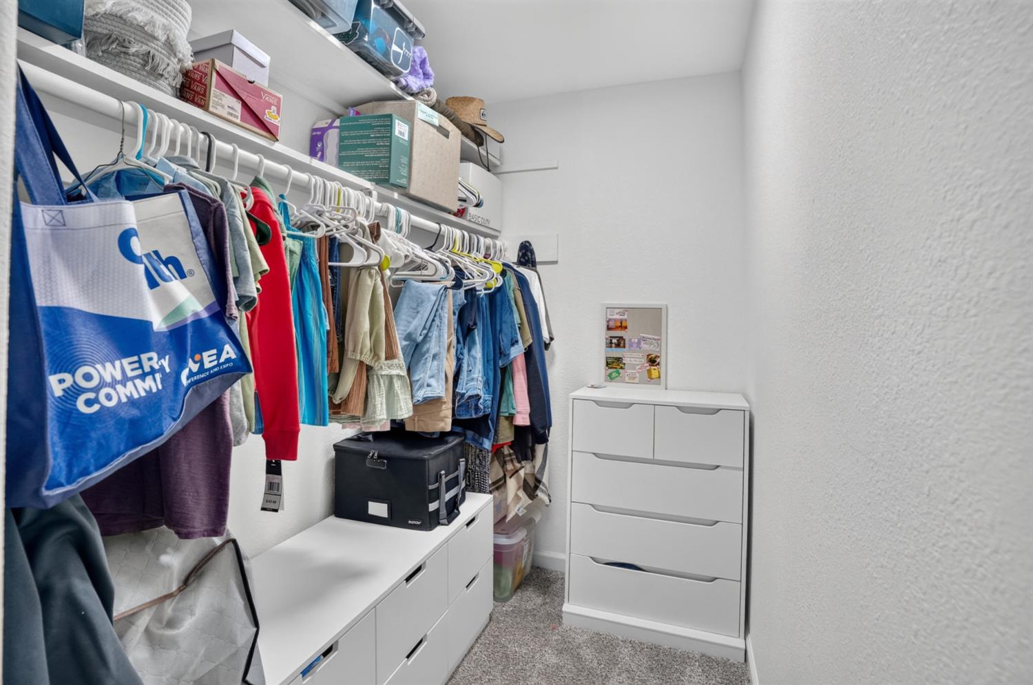 1412 Elisabeth Ave, Escalon, CA 95320