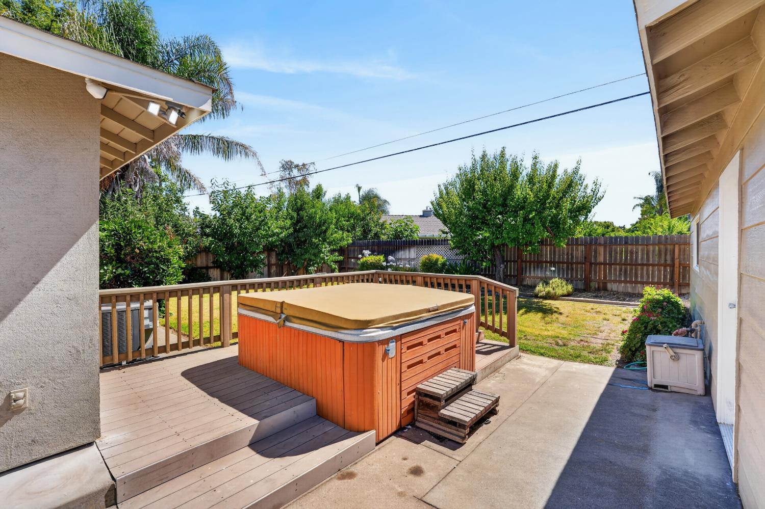 1412 Elisabeth Ave, Escalon, CA 95320