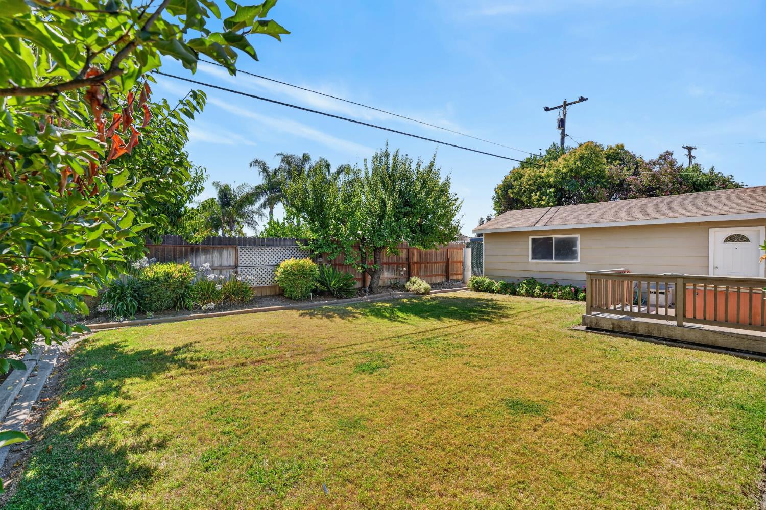 1412 Elisabeth Ave, Escalon, CA 95320