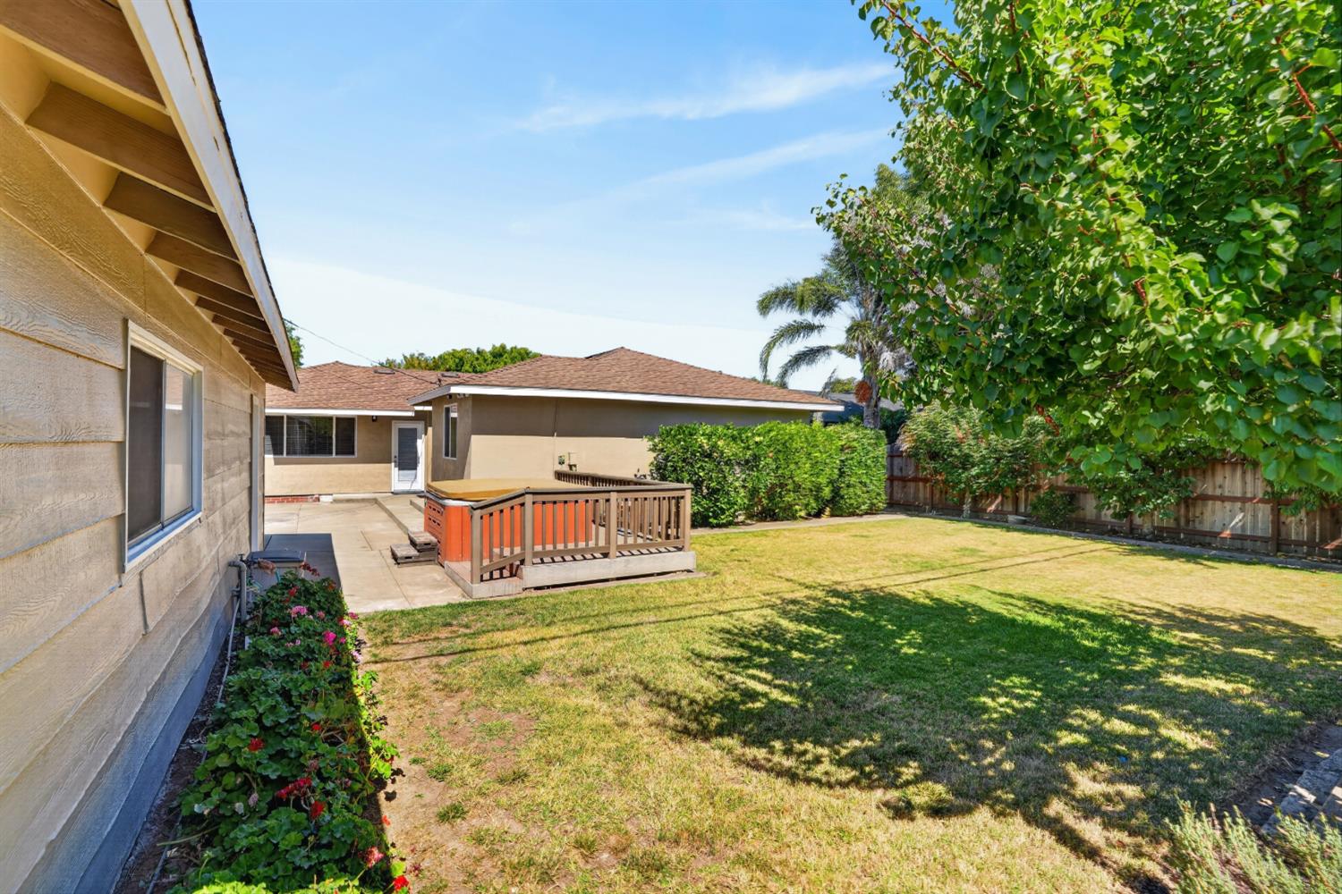 1412 Elisabeth Ave, Escalon, CA 95320