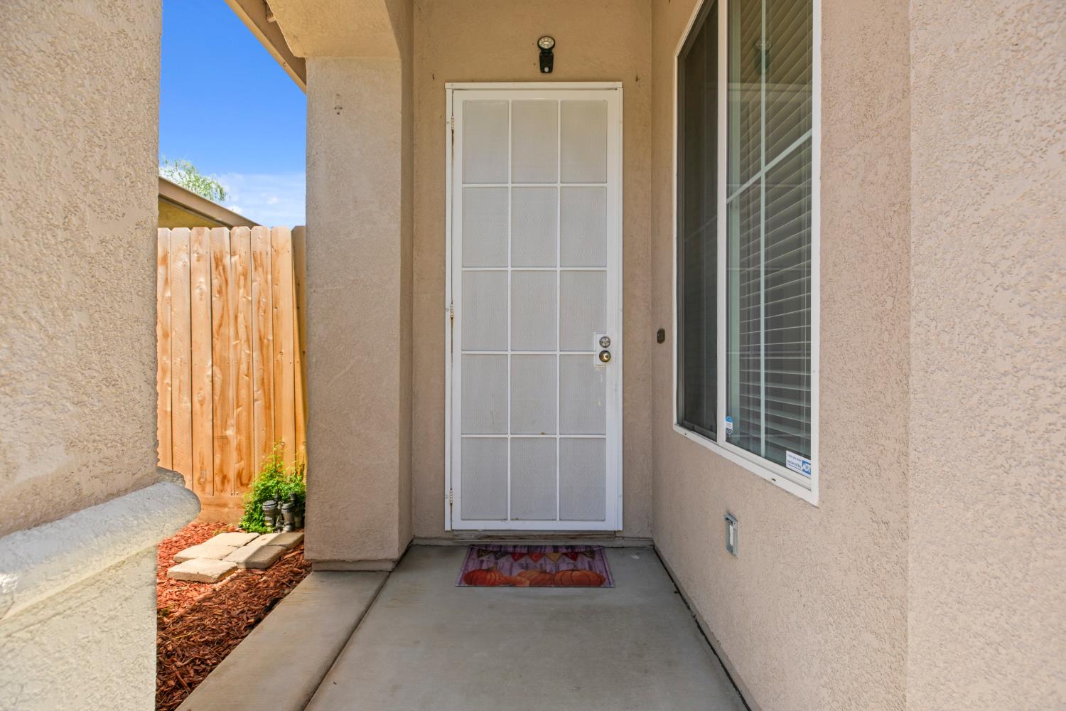 2637 Corral Way, Riverbank, CA 95367