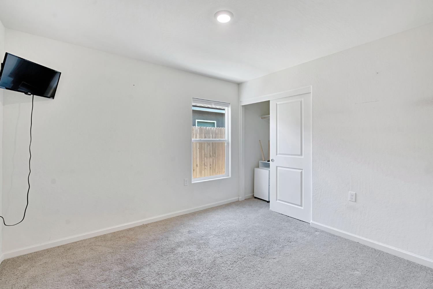 524 San Carlos Ave, Madera, CA 93637