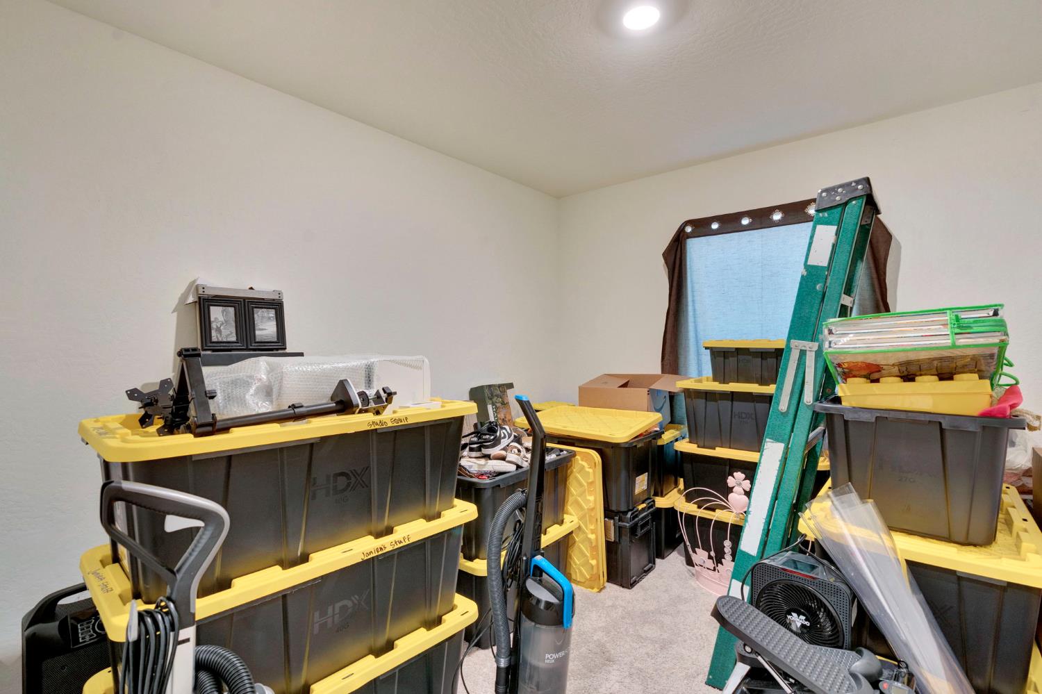 524 San Carlos Ave, Madera, CA 93637