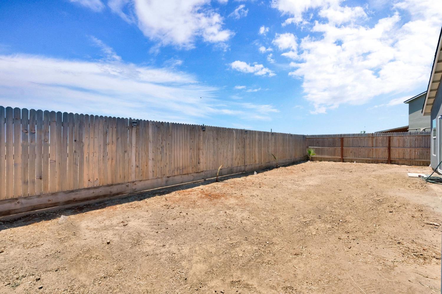 524 San Carlos Ave, Madera, CA 93637