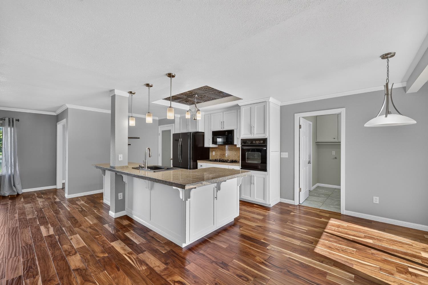 115 Elena Ct, Turlock, CA 95380