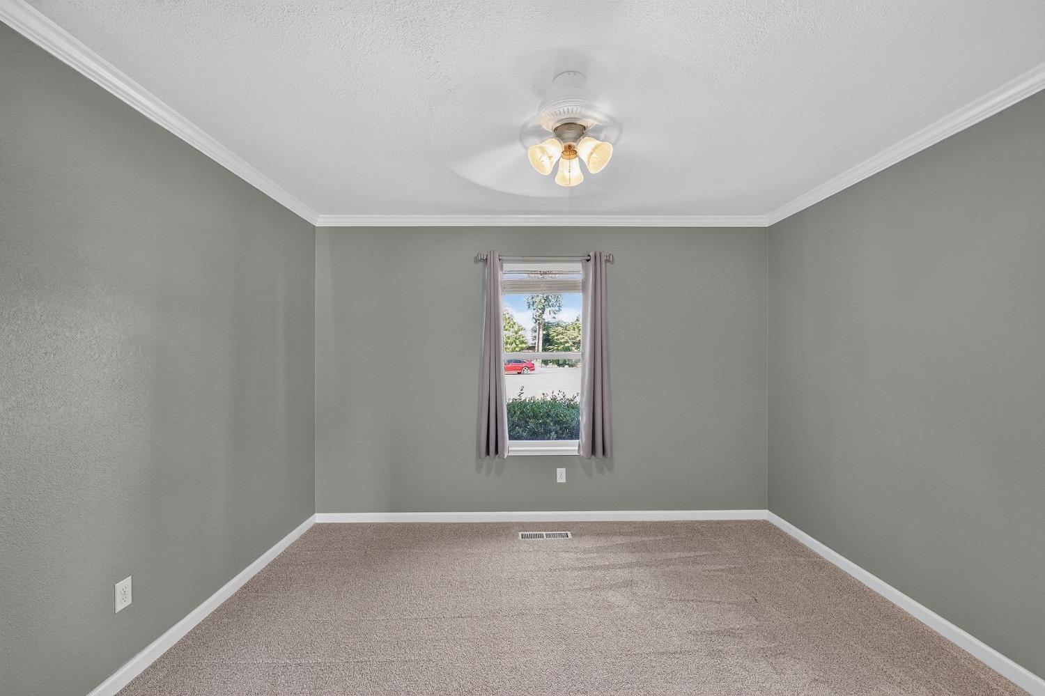 115 Elena Ct, Turlock, CA 95380